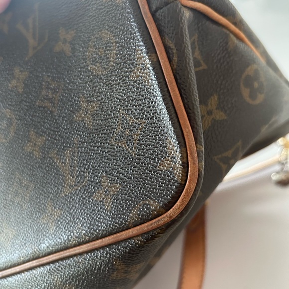 Louis Vuitton Palermo - Picture 8 of 16